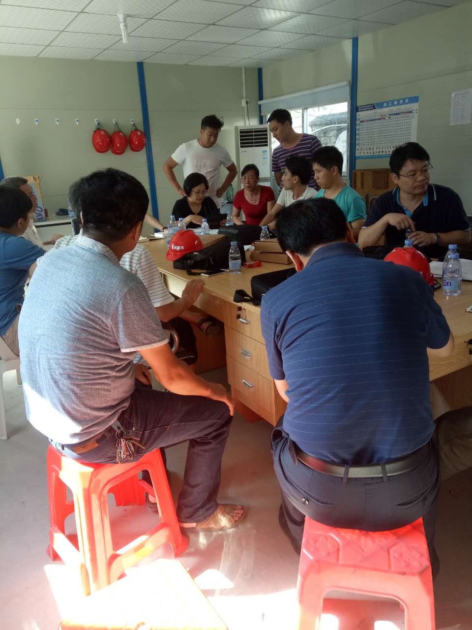 2017年6月12日福州市質量安全監督站對福建經濟學校施埔校區綜合實訓樓建設項目檢查指導