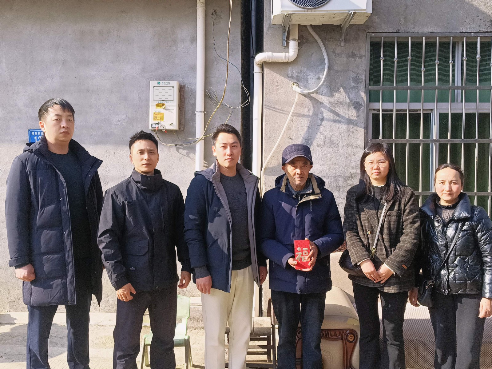 情暖寒冬,心系民生——易順建工集團開展困難黨員及群眾慰問活動